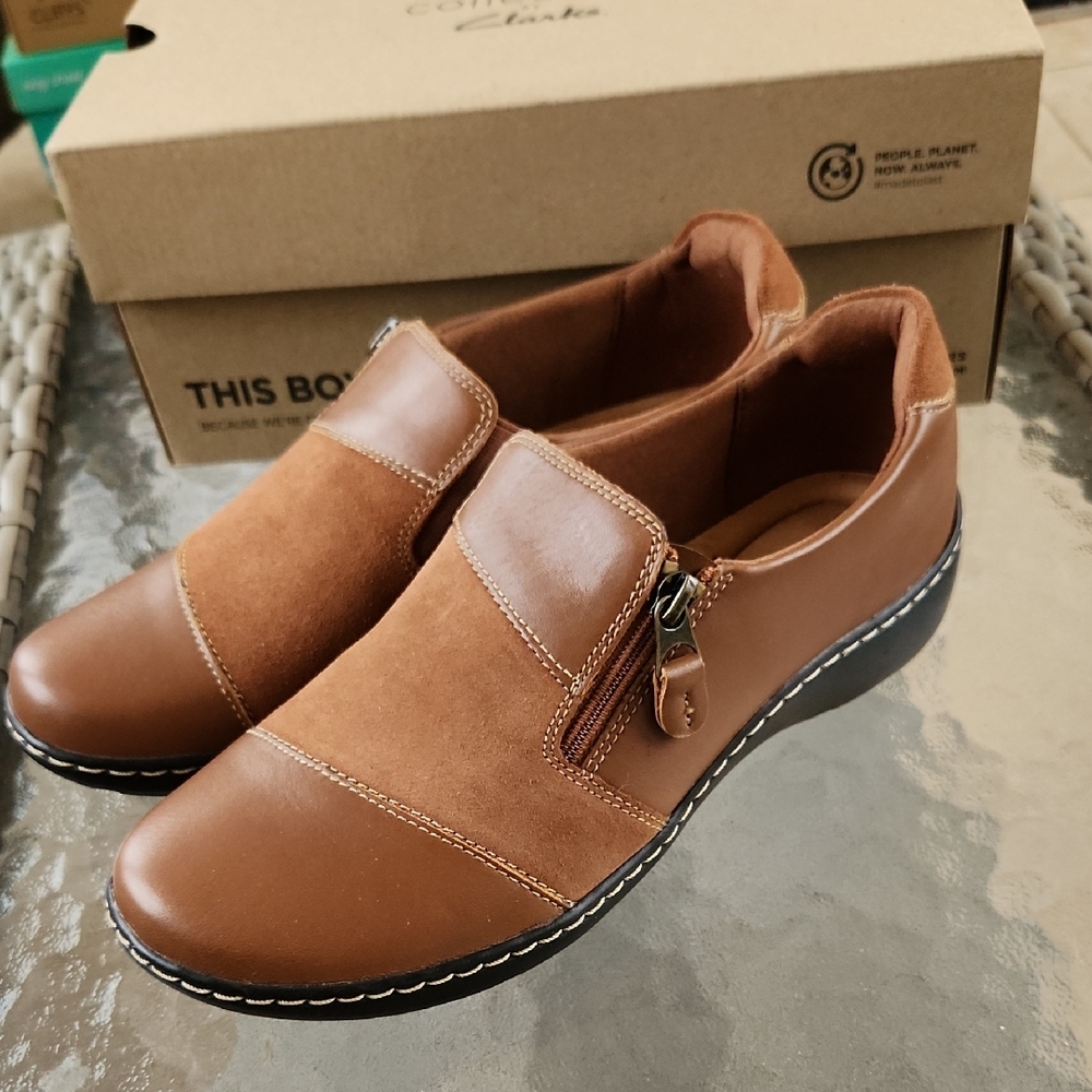 NWT Clarks Womens Slip-On Casual Shoe in Dark Tan Sz 8.5W